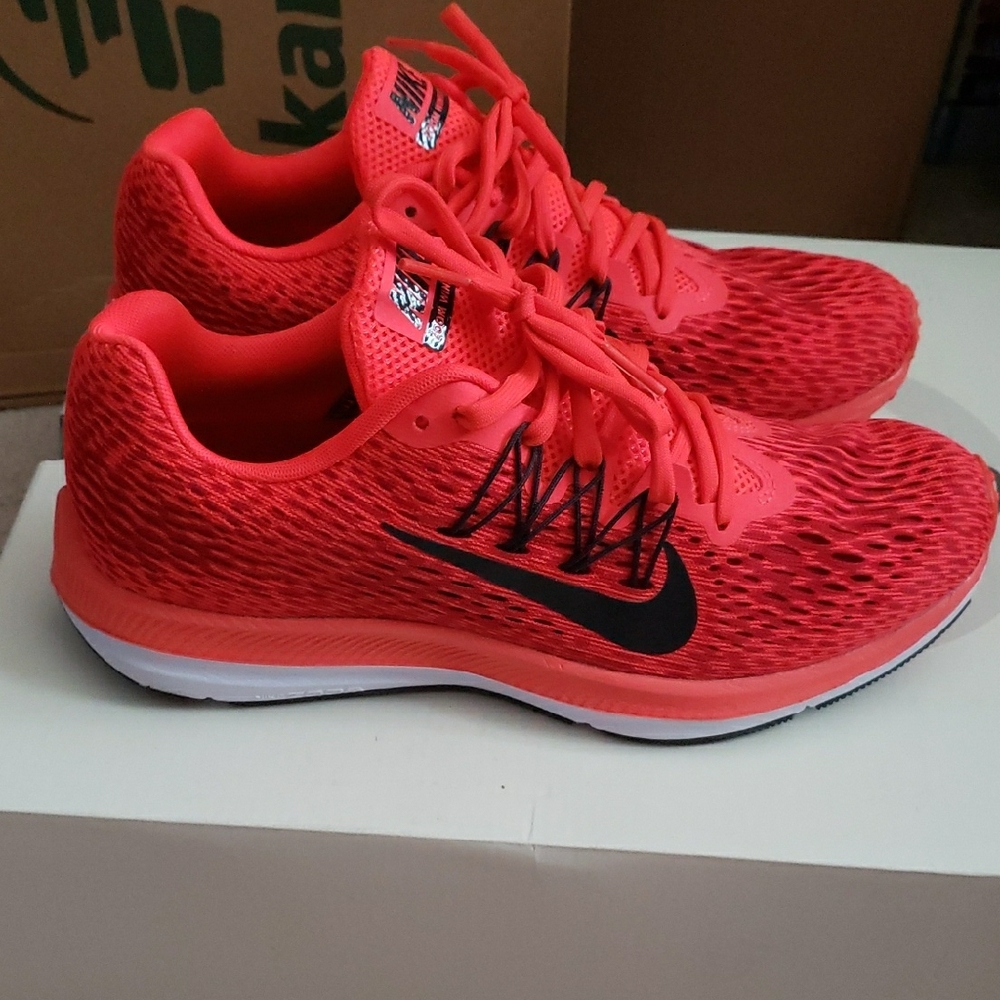 Nike Women's Bright Red Athletic Shoes - Picture 3 of 5